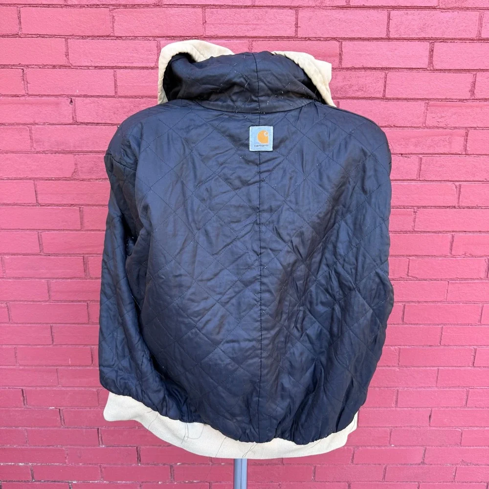 Carhartt jacket has